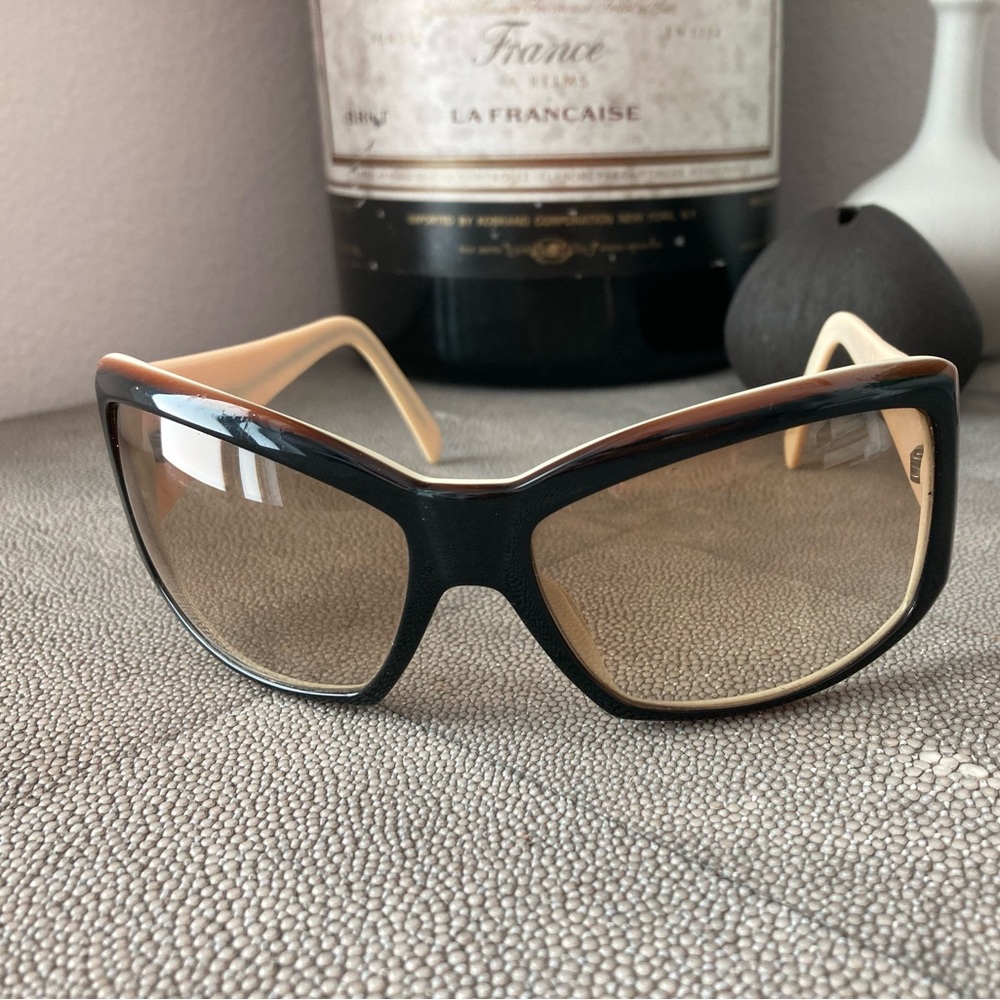 Versace beige brown black sunglasses 😎 current suggested value $150